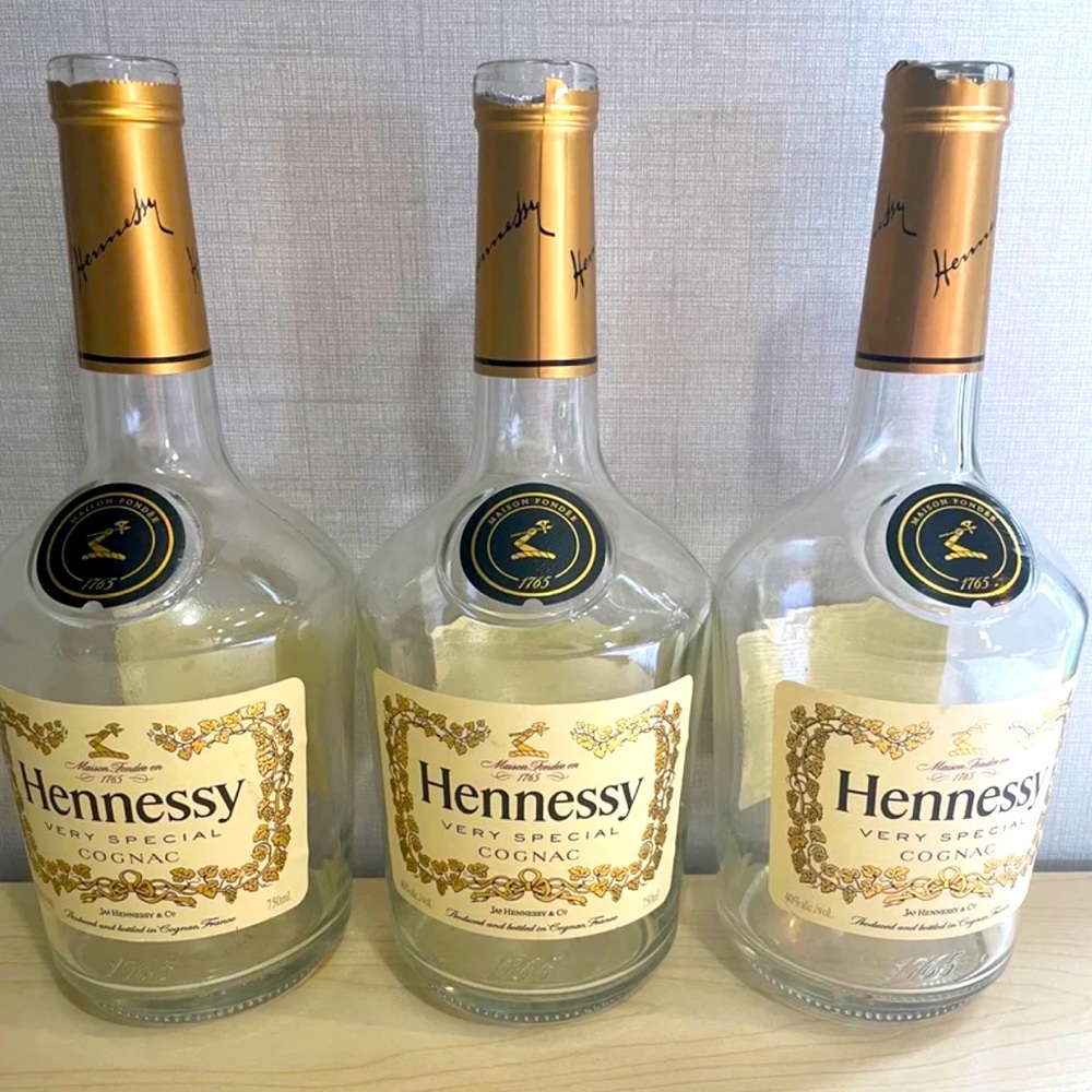 Hennessy empty liquor bottle 750 ml